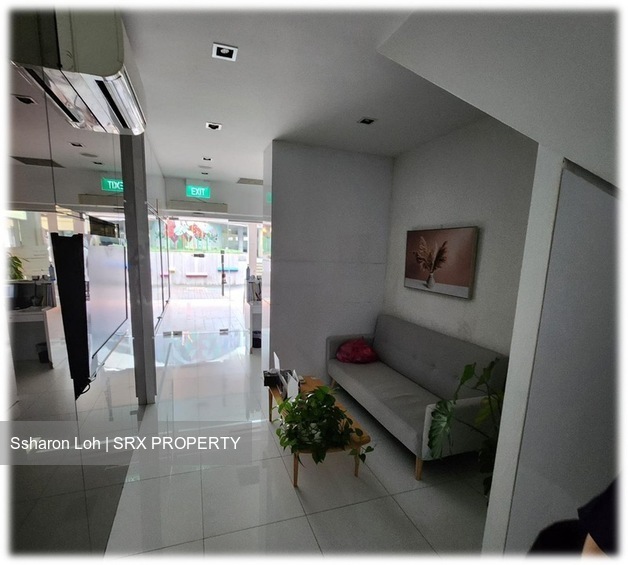 722 Ang Mo Kio Avenue 8 (D20), Shop House #575089601